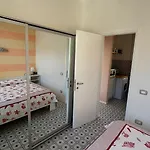 La Casa Di Lucy Cosy דירה
